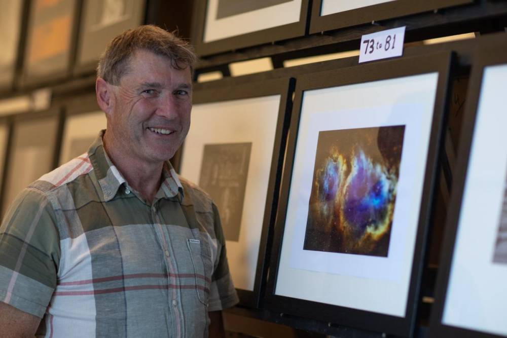 Frank Butler alongside his winning image. 